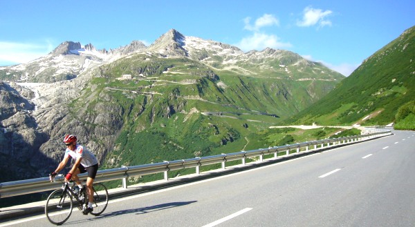 Blick auf Furkapass und Rhonegletscher